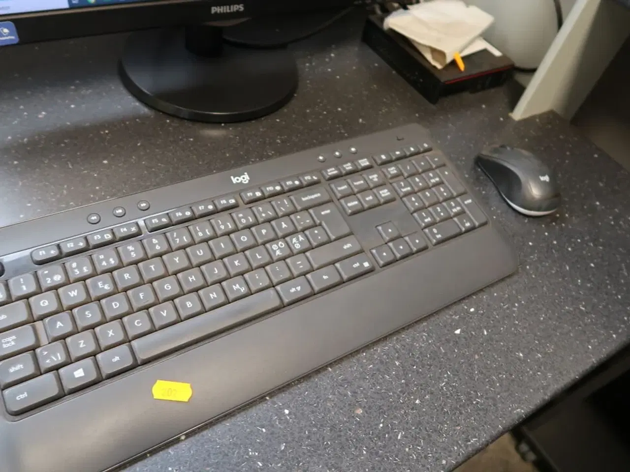 Billede 2 - Computer FUJITSU Esprimo G558 med computerskærm PHILIPS 243V