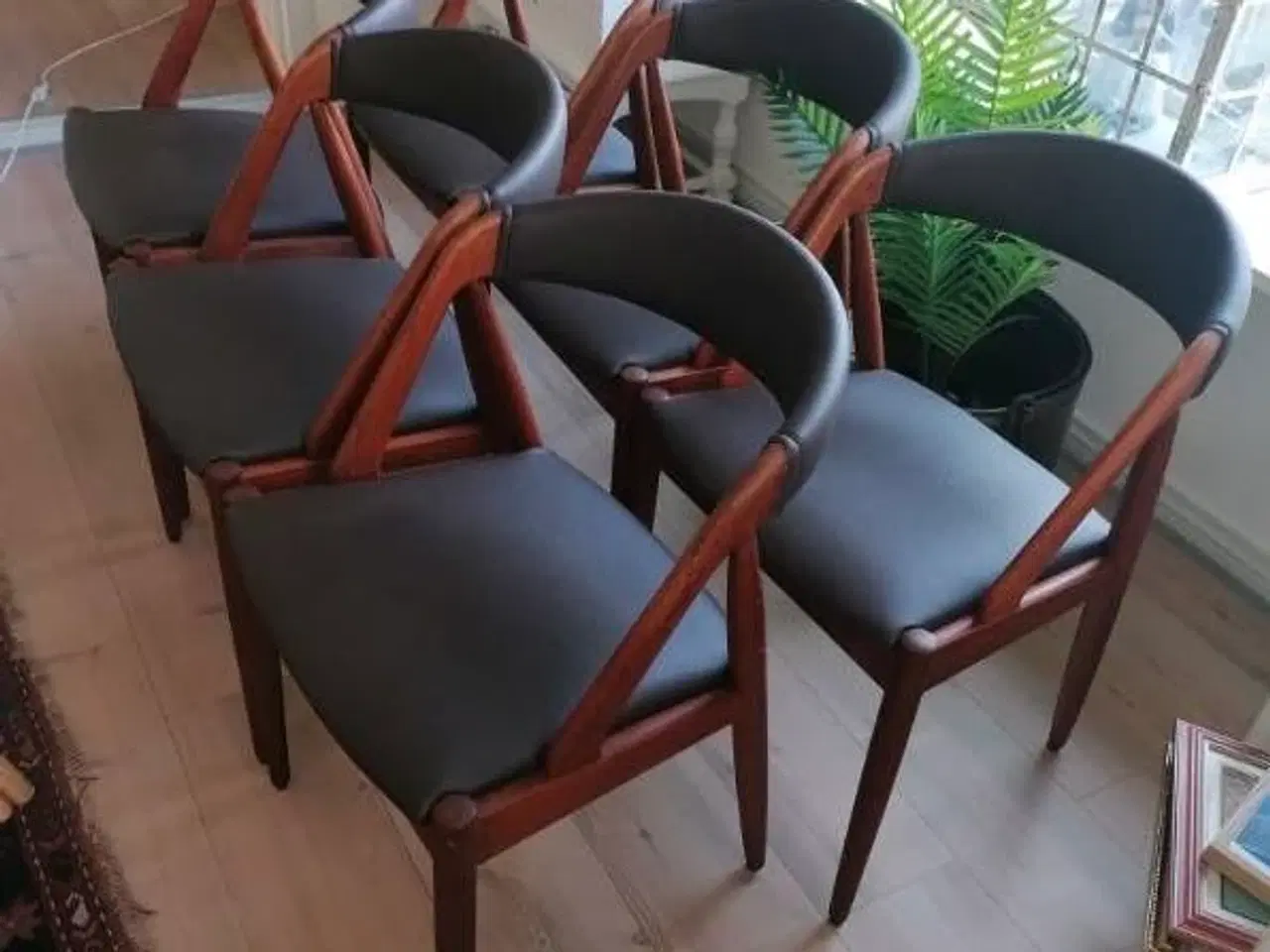 Billede 1 - 6 stk Kaj Kristiansen model 31 stole