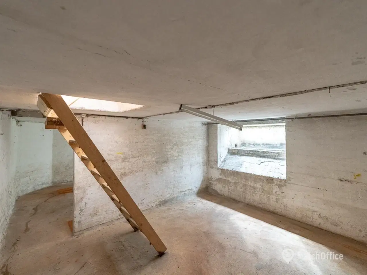 Billede 12 - UDLEJES: Butik med stort facadeparti. åben planløsning og mange muligheder