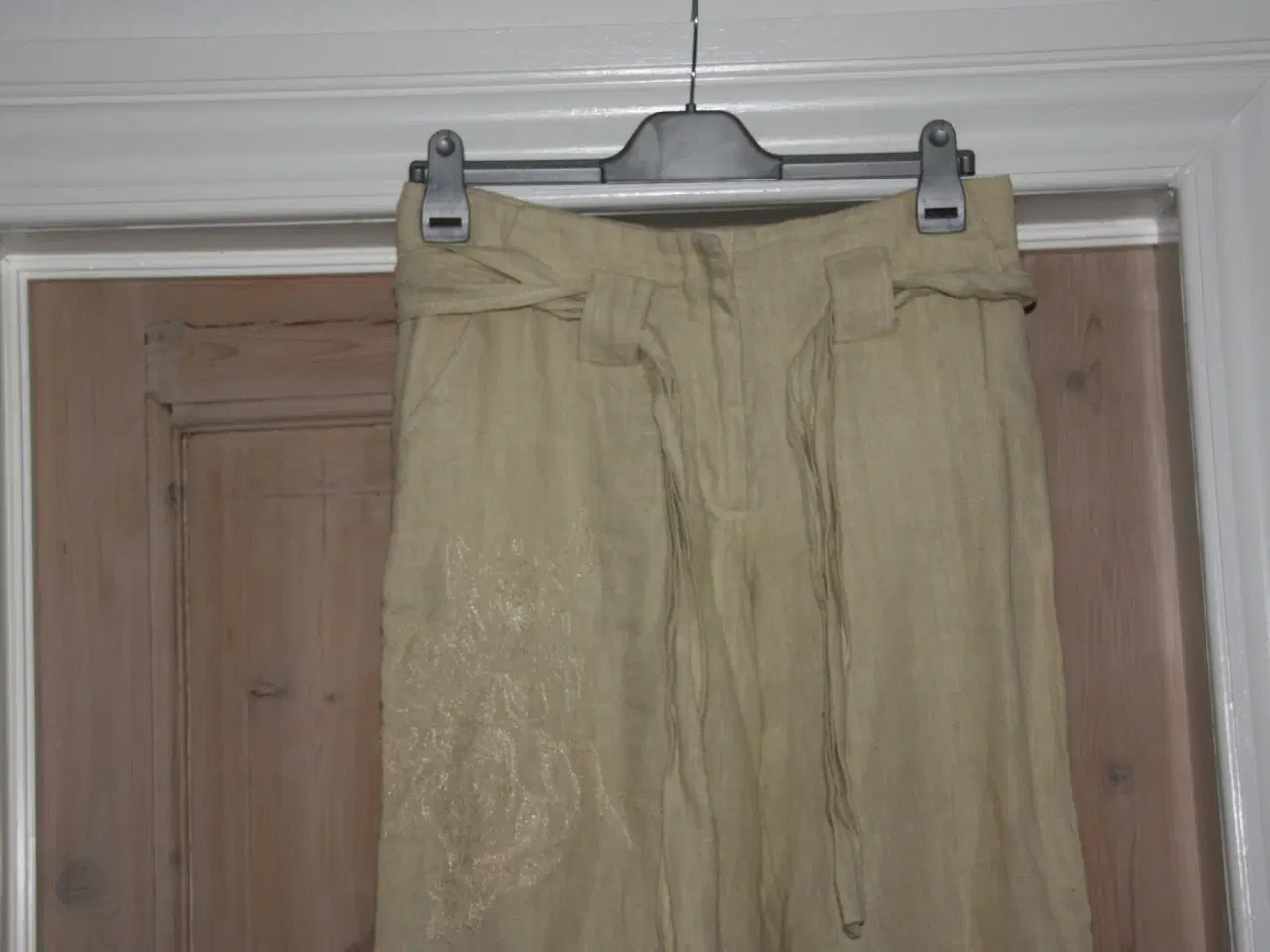 Billede 2 - STAFF bukser str. S i Hør Talje 82 cm, længde 88 