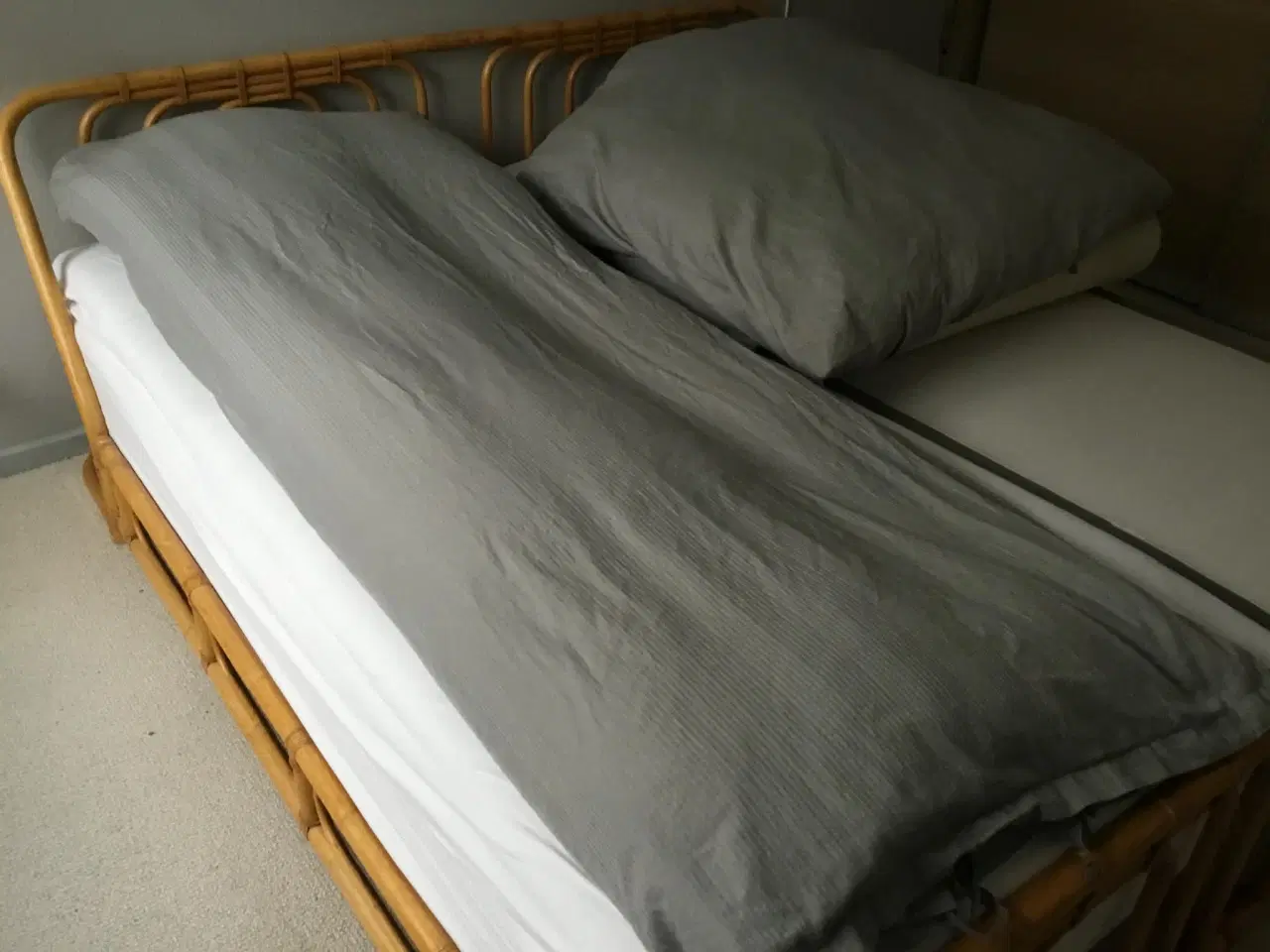 Billede 2 - Dux seng (stel + 2 madrasser)