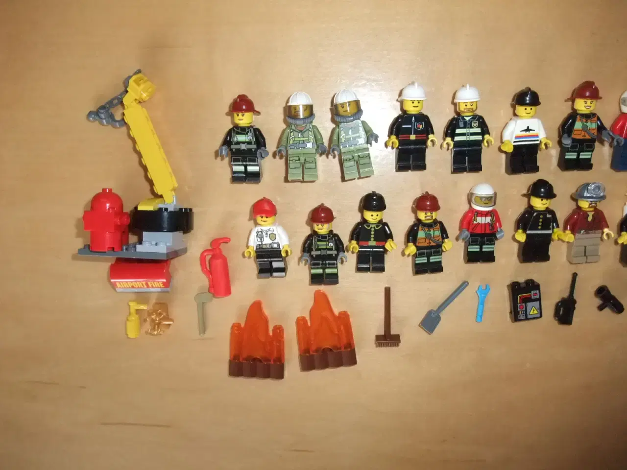 Billede 2 - Lego Brandmand Figurer+Tilbehør