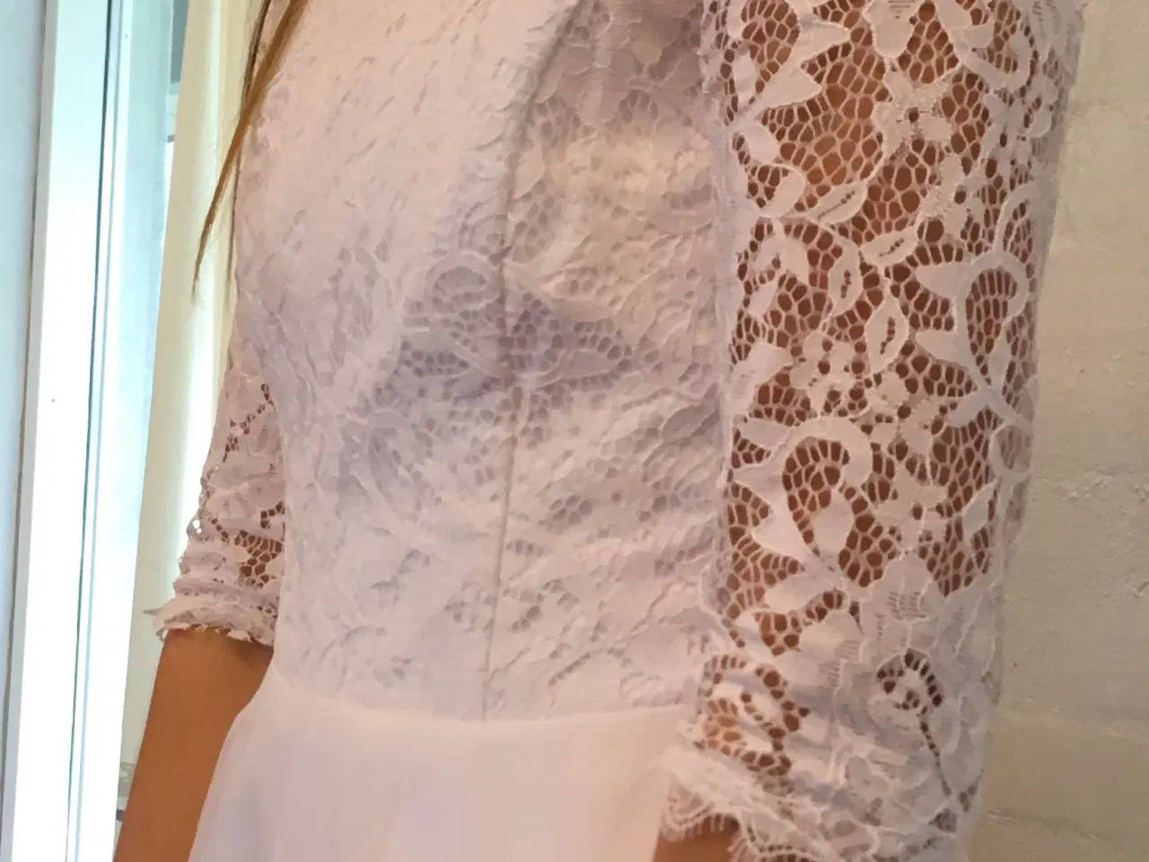 Billede 1 - Konfirmationskjole fra Lilly str 34