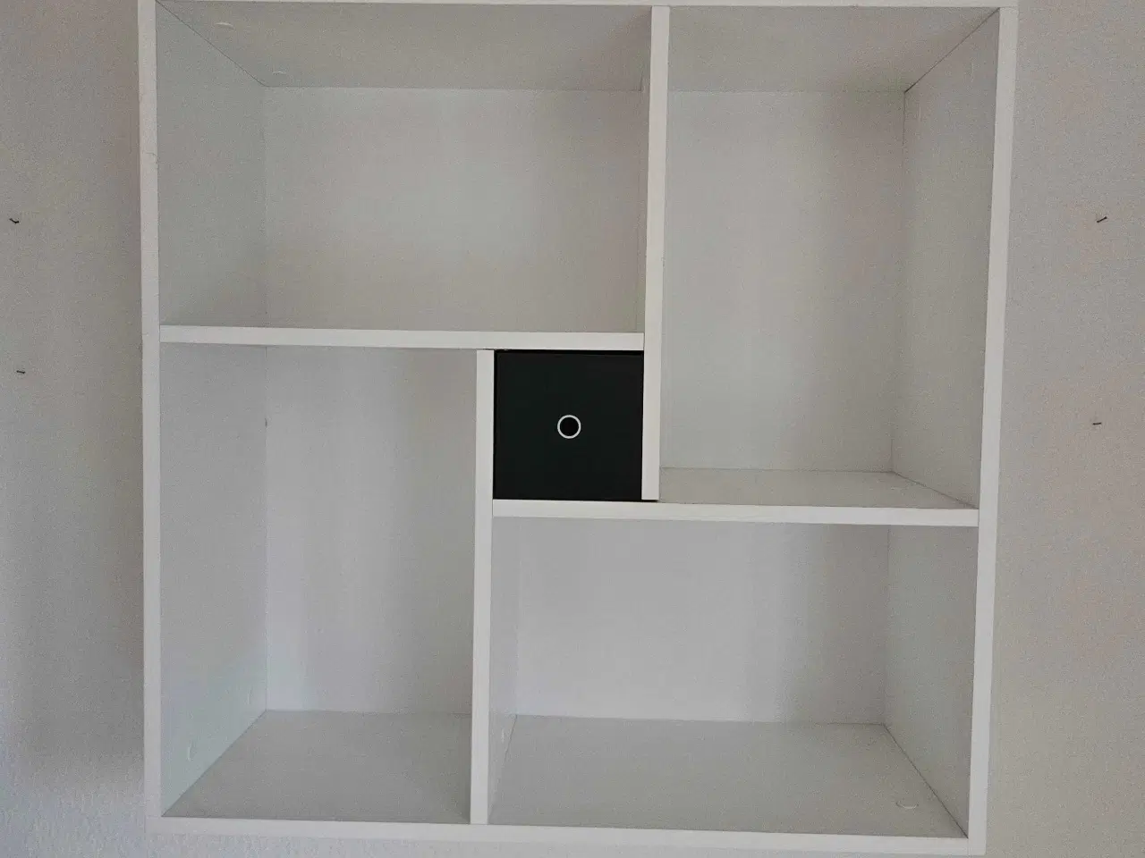 Billede 1 - Væghængt reol