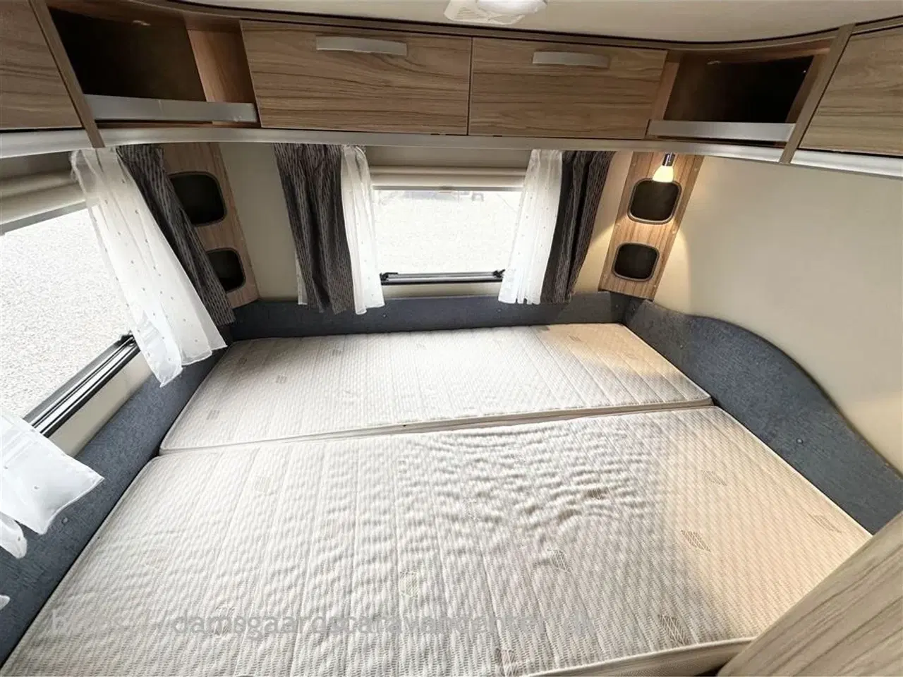Billede 16 - 2020 - Hymer Feeling 425   Dobbeltseng - Mover - Fortelt
