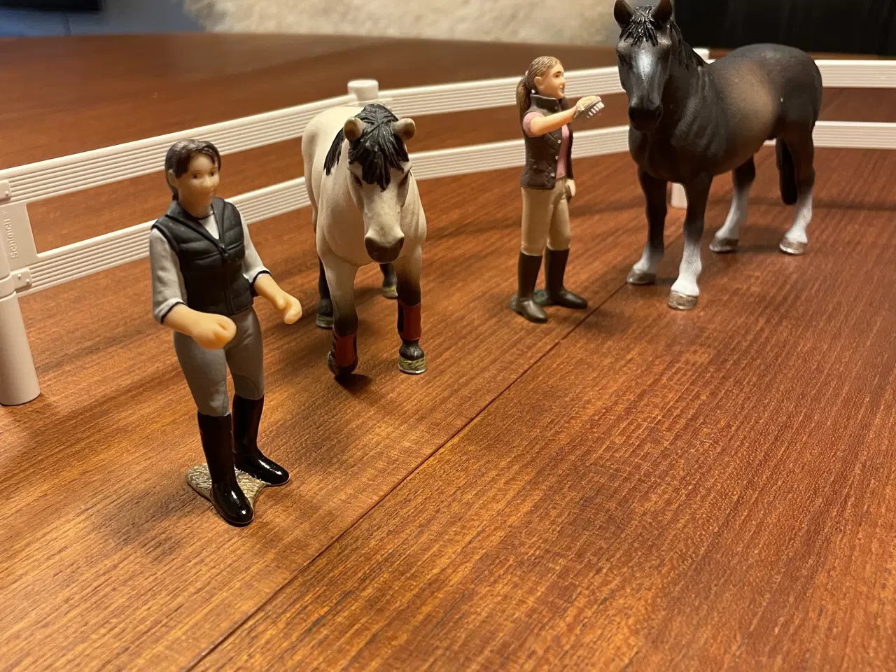 Billede 2 - Schleich heste, ryttere, hund og fold