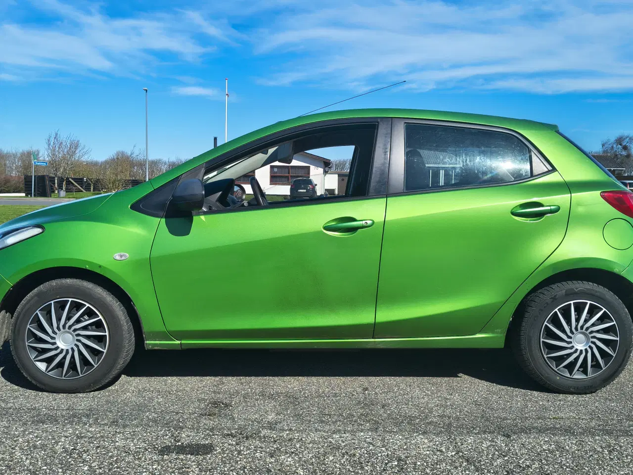 Billede 4 - Ny synet Mazda 2 1,3 med aftagelig træk sælges