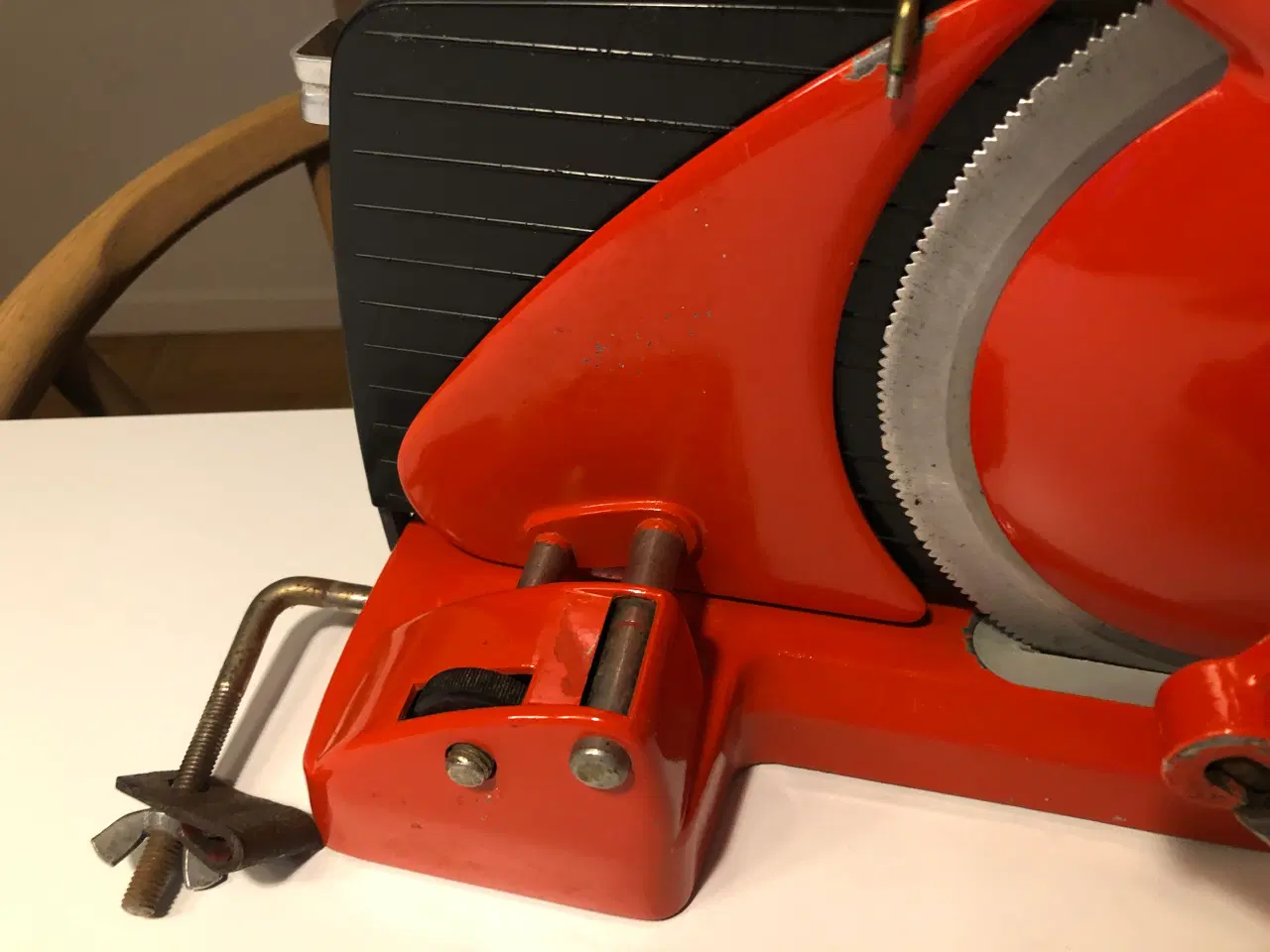 Billede 4 - EVA Brødskærer i rød med sort side