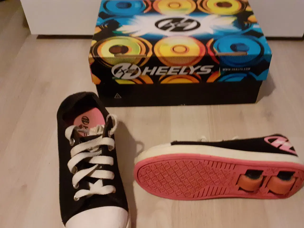 Billede 1 - Heelys, str. 33