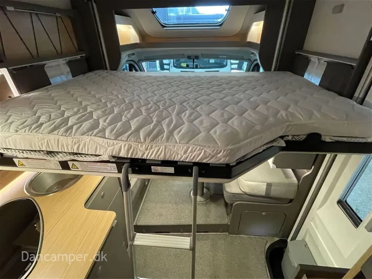 Billede 19 - 2024 - LMC Tourer H 720 Lift LMC Tourer H 720 Lift, 140 Hk, 9-trins aut., El-støttefødder, vandbåren varme i gulvet samt blæsevarme - en god vintervogn