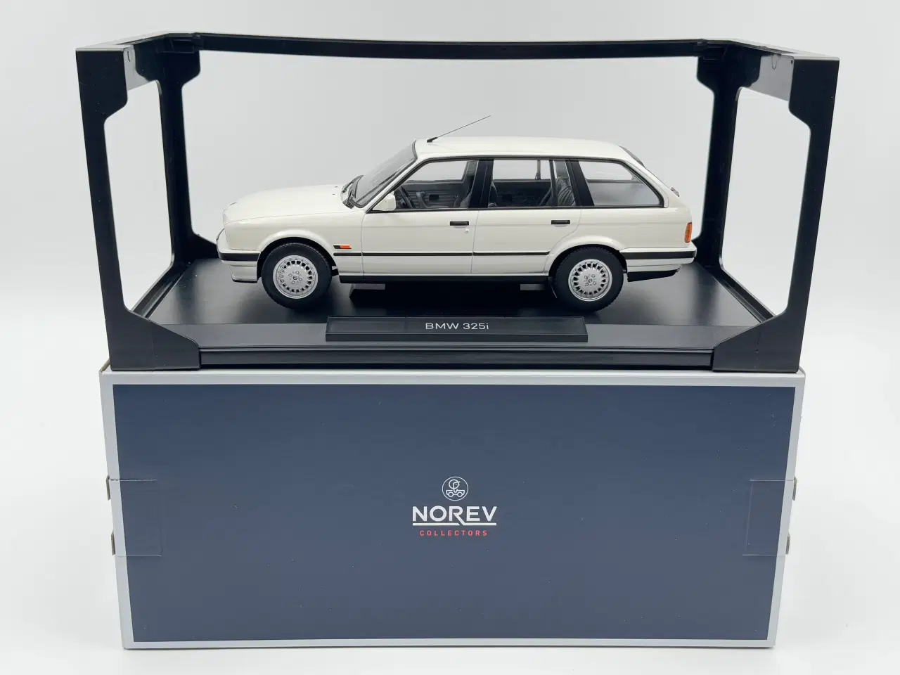 Billede 8 - 1992 BMW 325i E30 Touring Limited Edition - 1:18