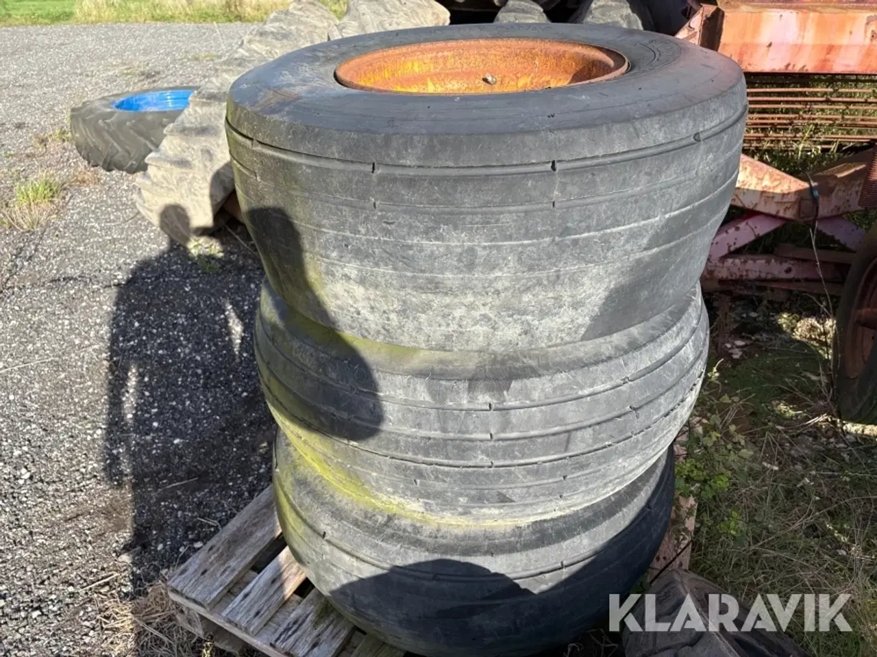 Billede 4 - Dæk 15/70-18 3 styk