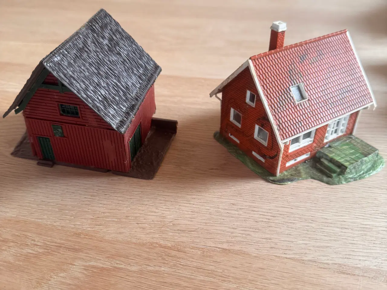 Billede 9 - Modelhuse til togbane.