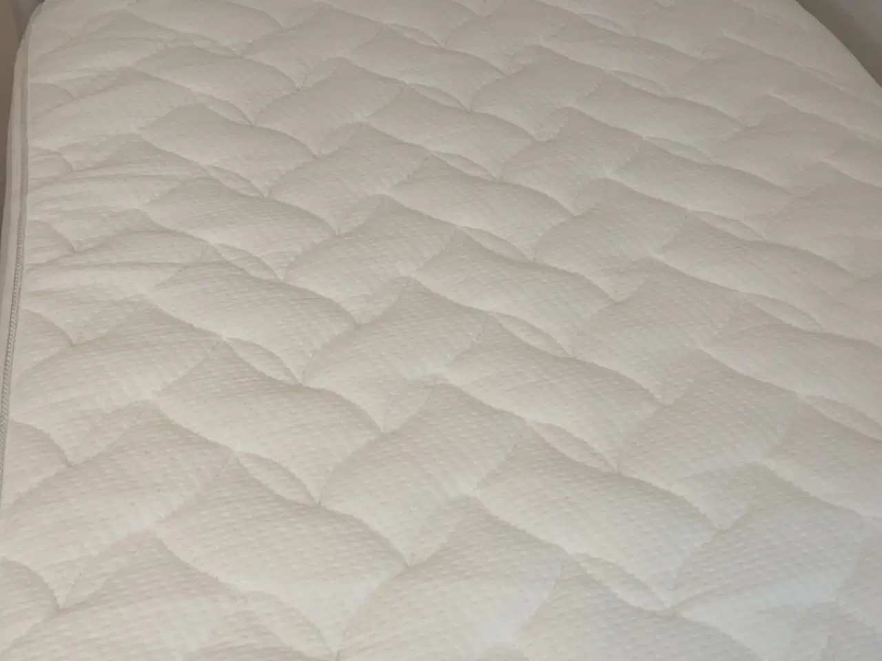 Billede 5 - 90x200 Seng med wellpur madras og topmadras