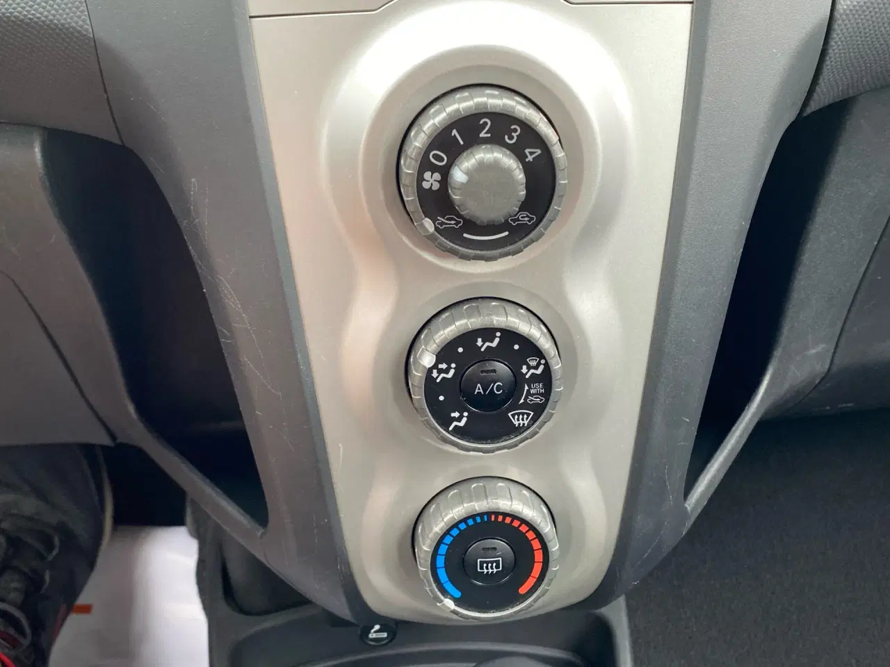 Billede 11 - Toyota Yaris 1,4 D-4D Linea Terra 90HK 5d