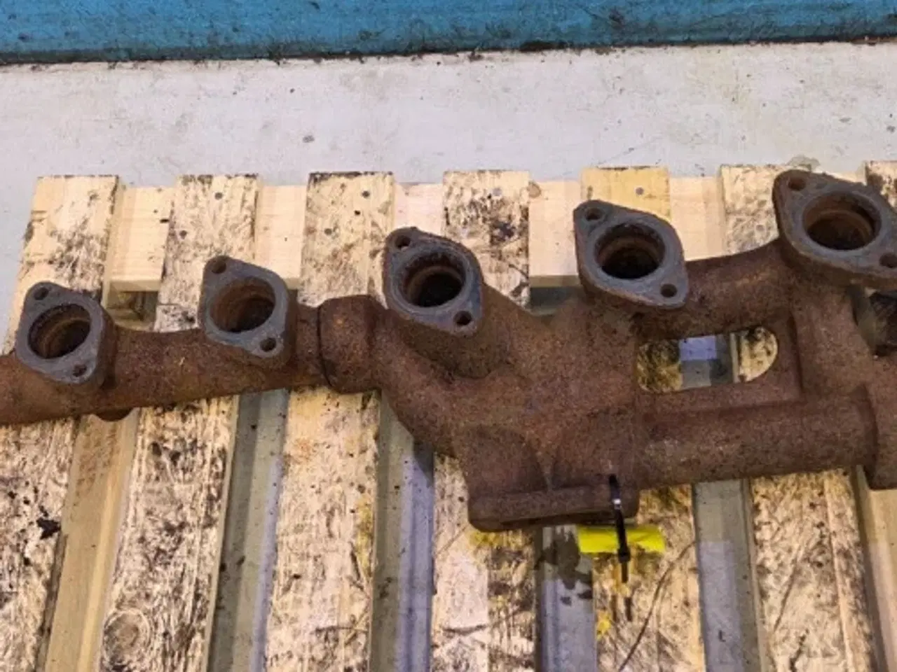 Billede 12 - John Deere 6090HZ003 Udstødningsmanifold R519687