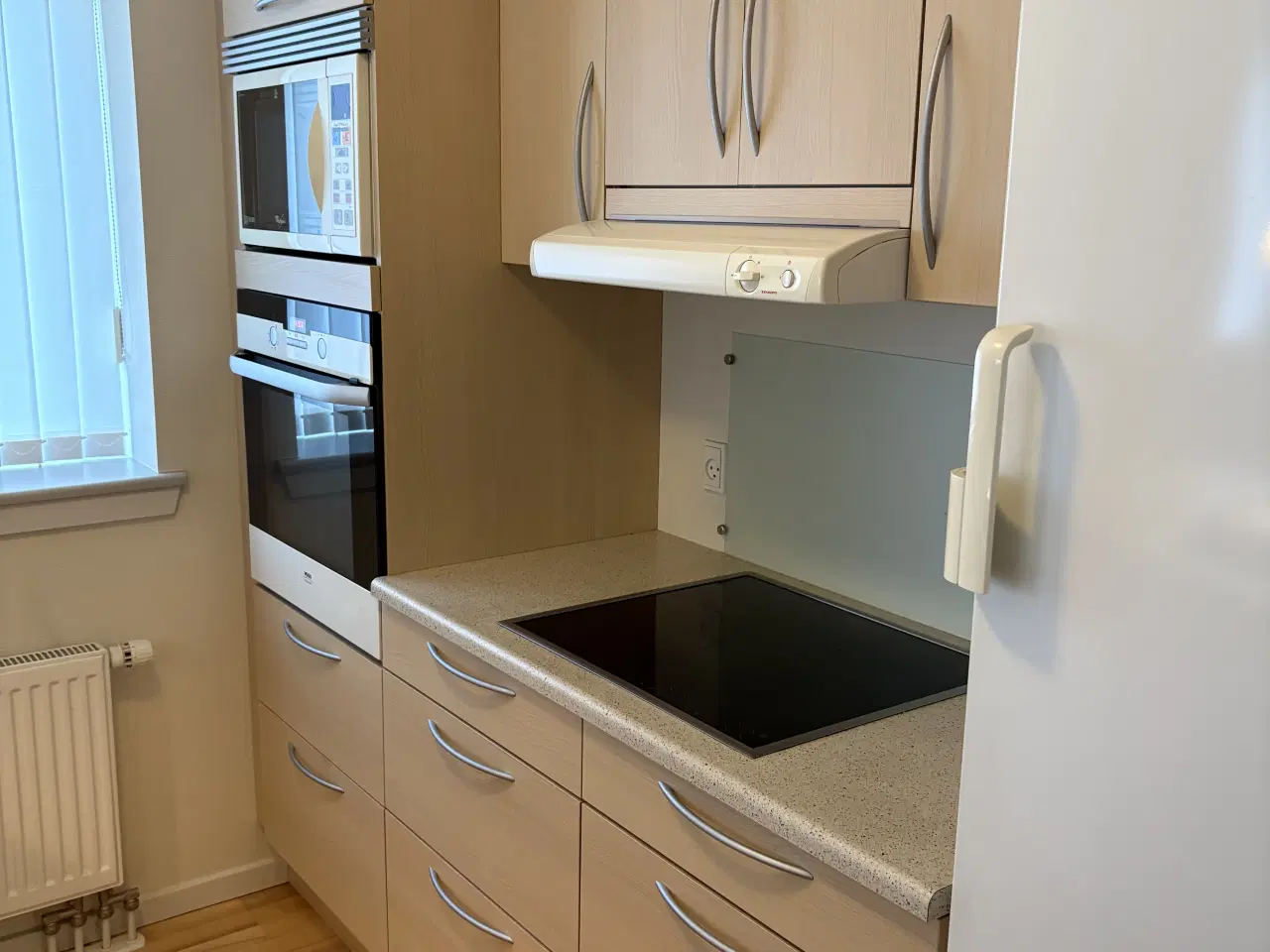 Billede 5 - Komplet HTH køkken med hårde hvidevarer