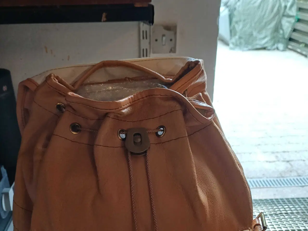 Billede 2 - Rygsæk i imiteret skind