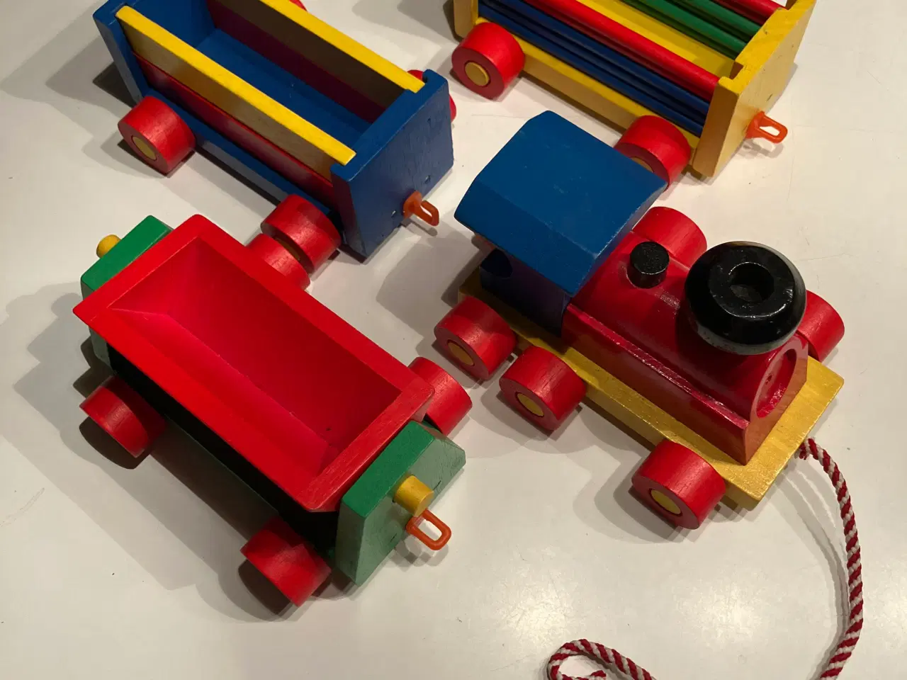 Billede 1 - Trætog søger ny togfører