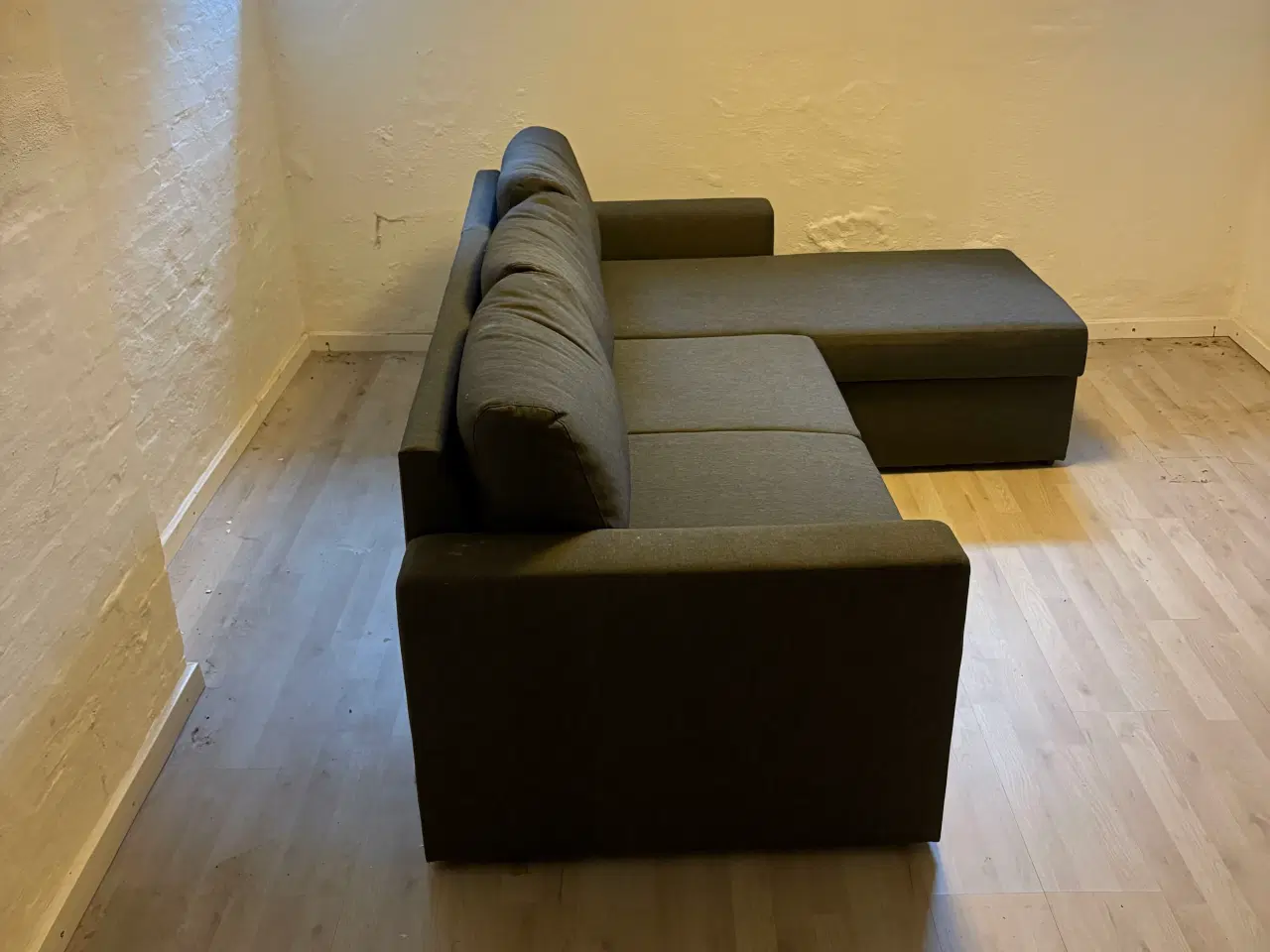 Billede 4 - Sovesofa med chaiselong i mørkegrå