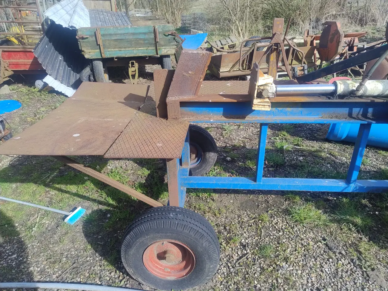Billede 2 - Brændekløver med kran sælges 