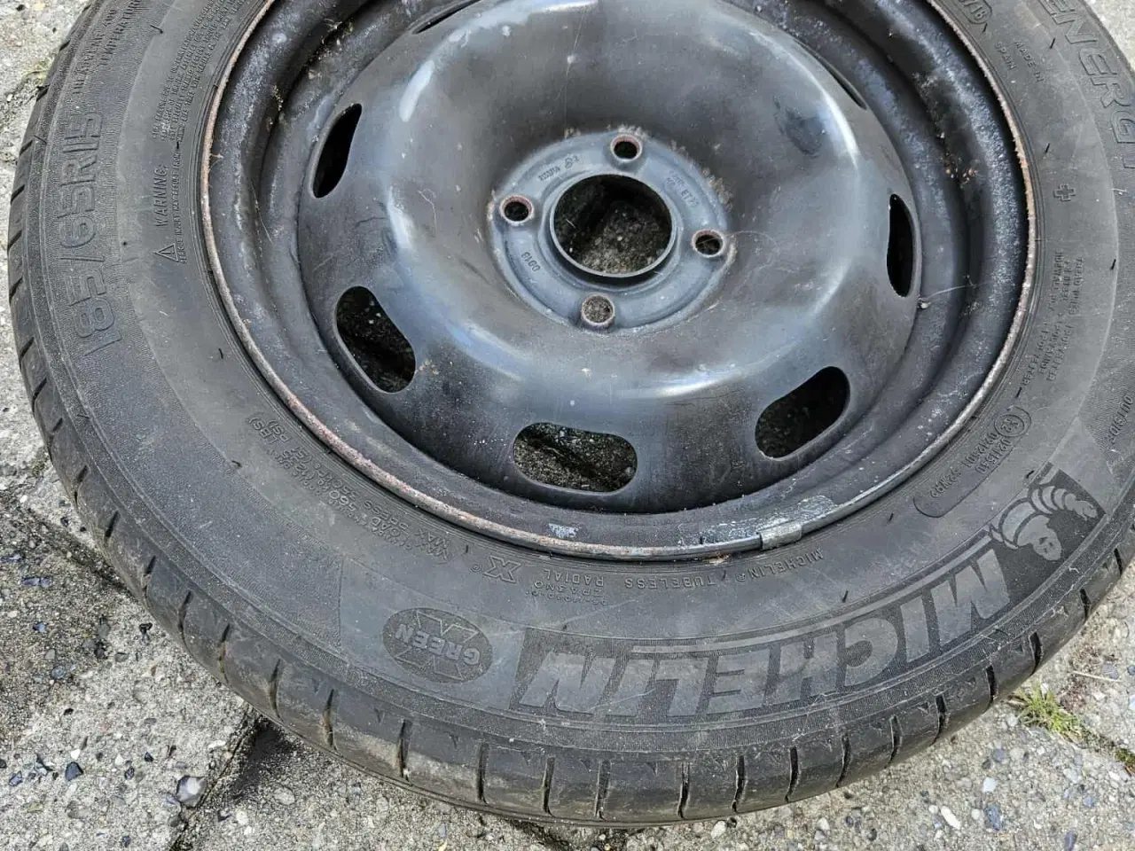 Billede 3 - Michelin sommerdæk 185/65/15