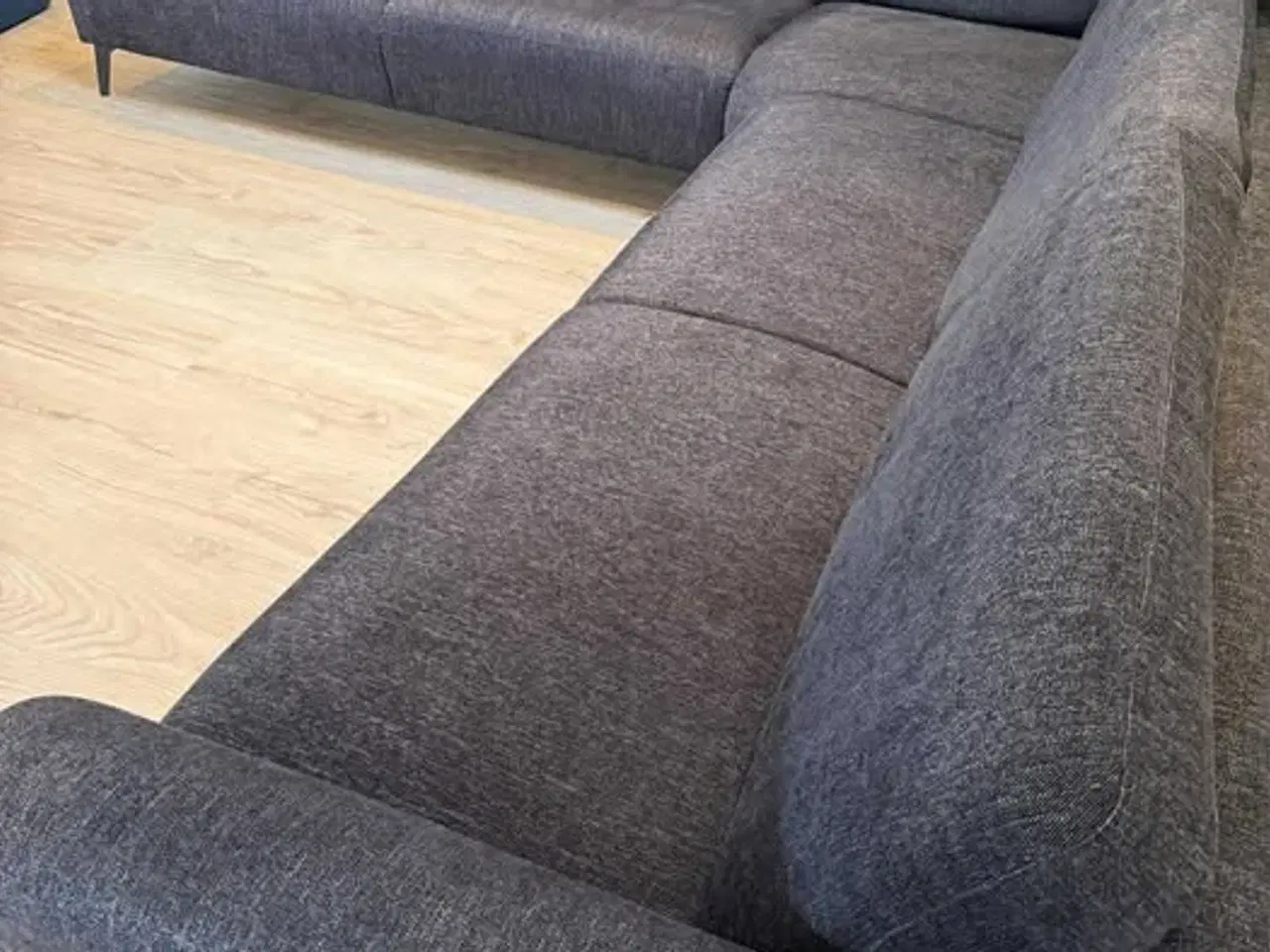 Billede 3 - Stor luksus-hjørnesofa 3x3 m (Sit N Sleep) – plads