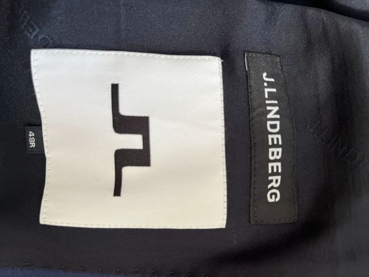 Billede 2 - Flot, blå J. Lindeberg blazerjakke.