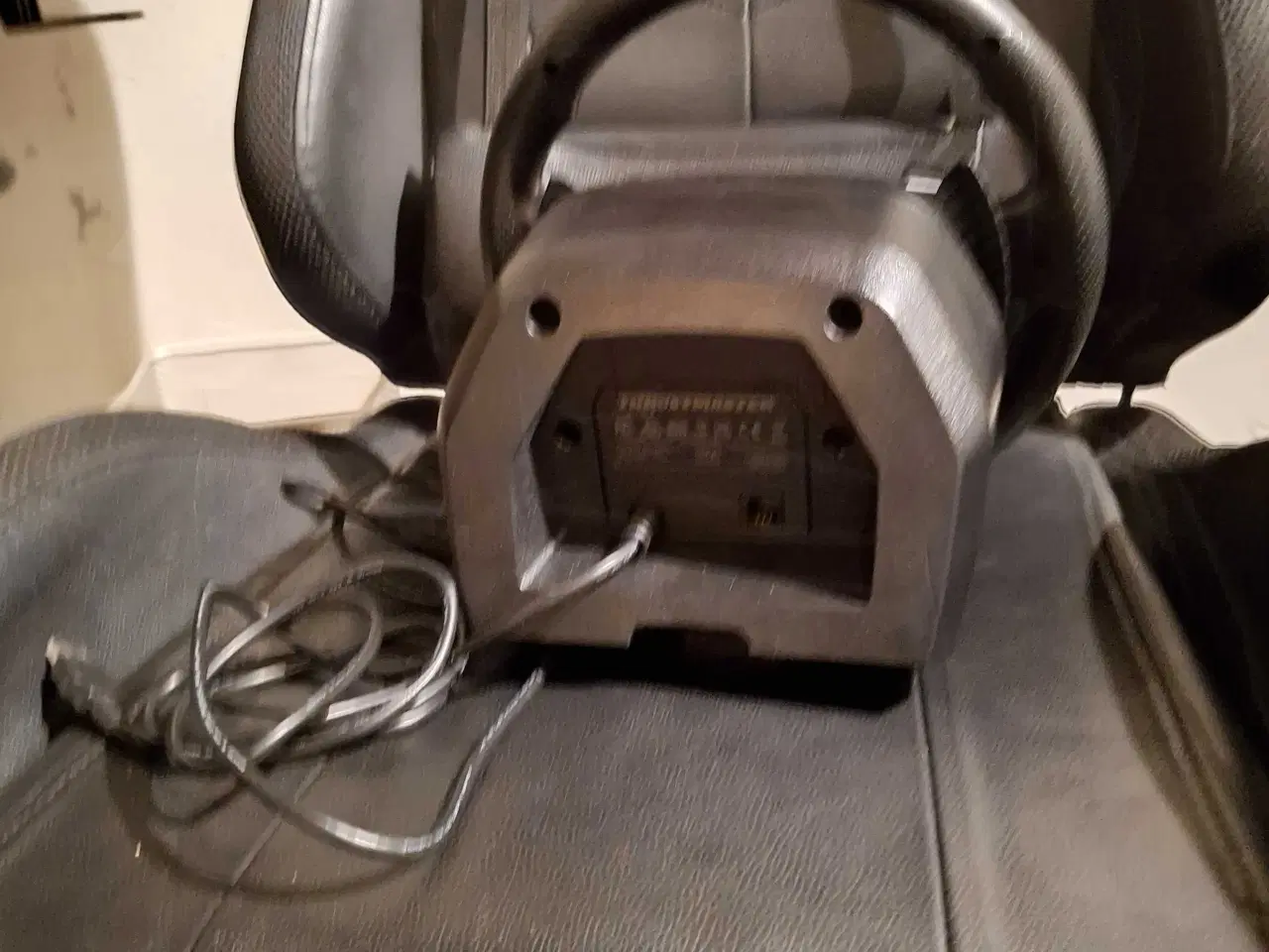 Billede 3 - Thrustmaster T98 Rat & Pedaler – Næsten nyt!