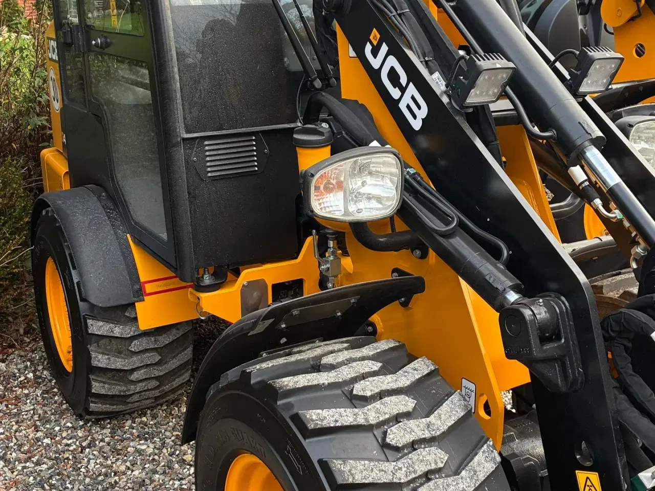 Billede 1 - JCB 403 Plus Agri Med kabine og 30 km/t