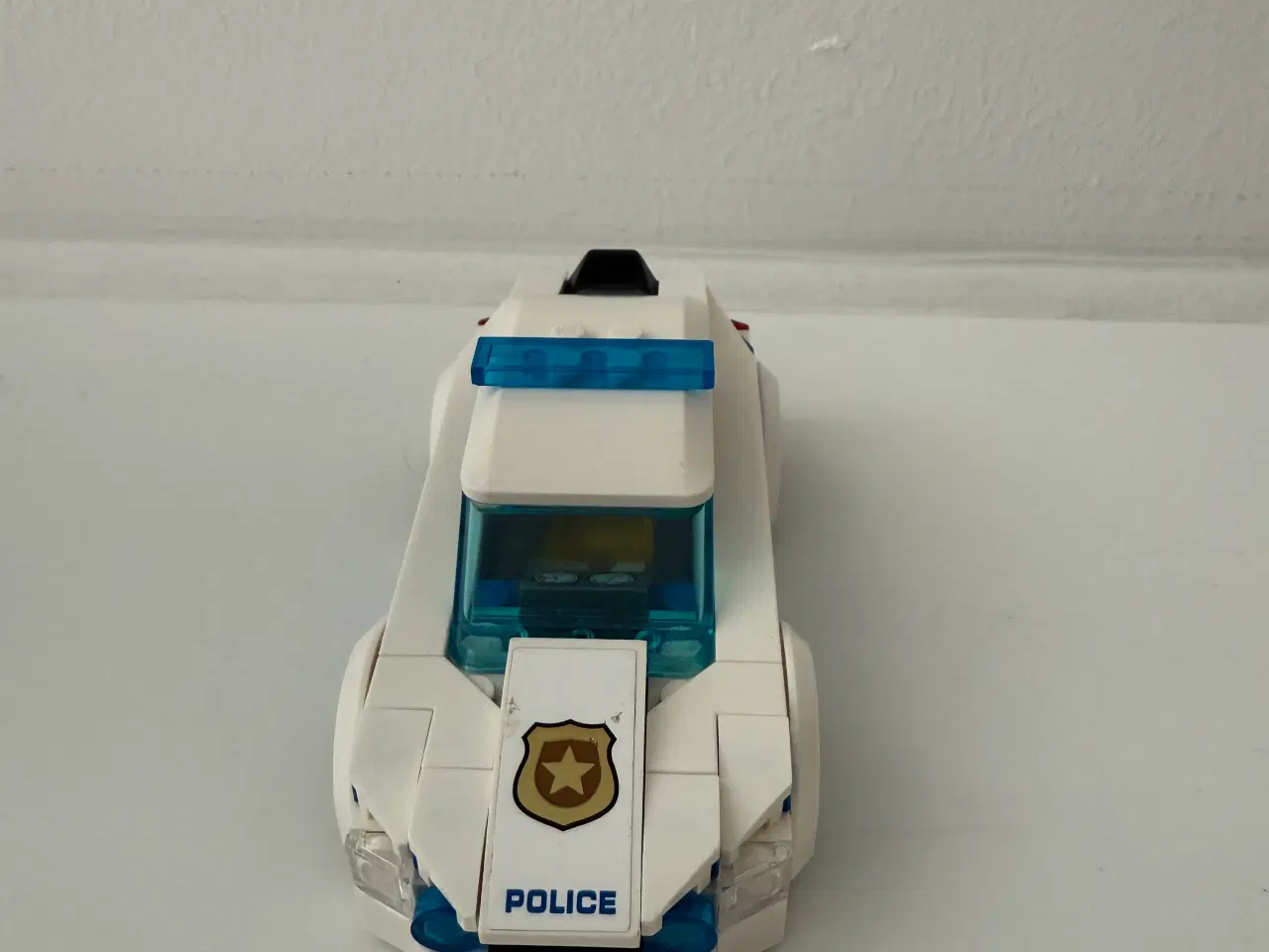 Billede 4 - LEGO City 60239 politibil og betjent