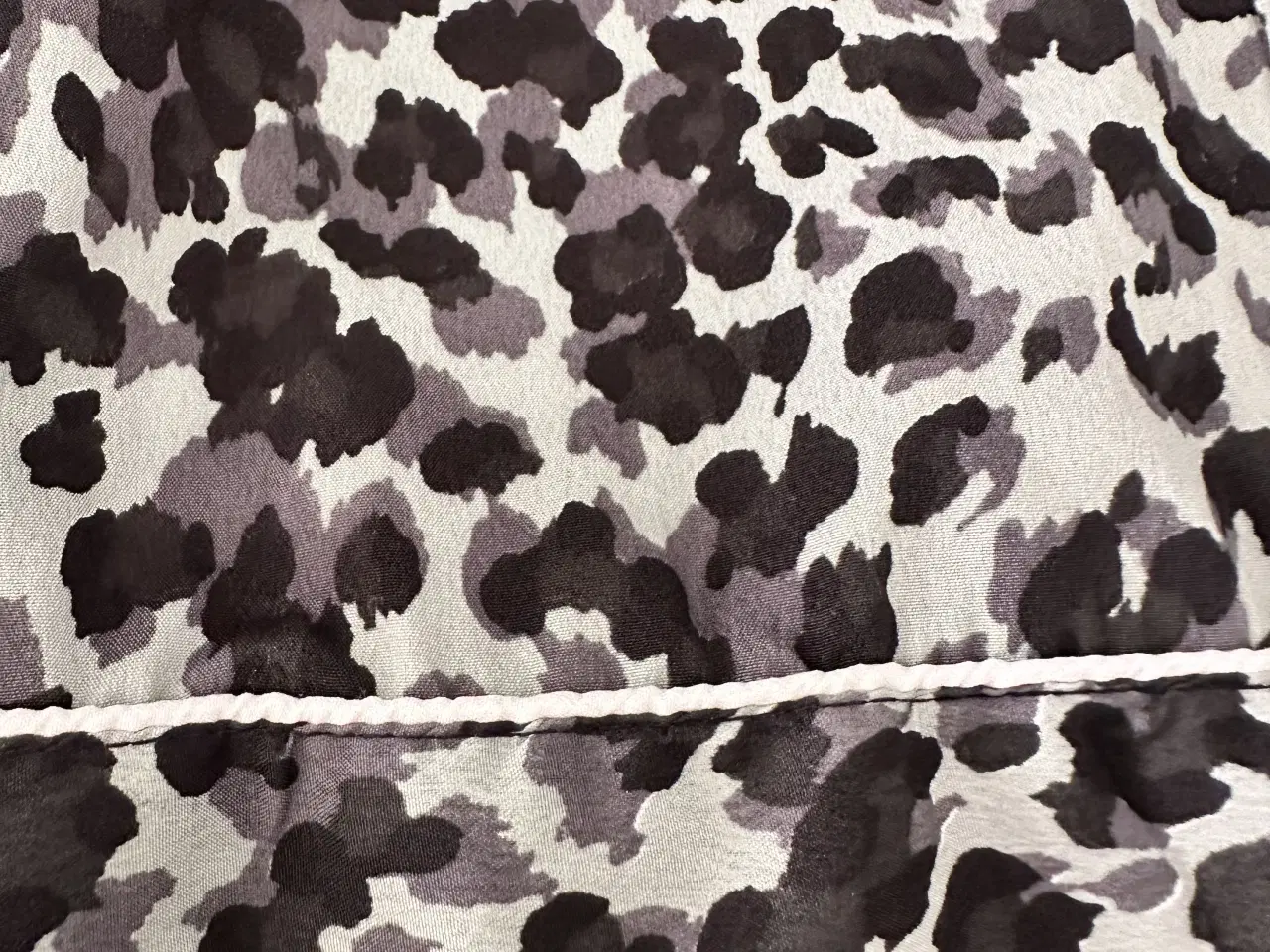 Billede 4 - Leopard bukser m lommer str. 4 Xl 