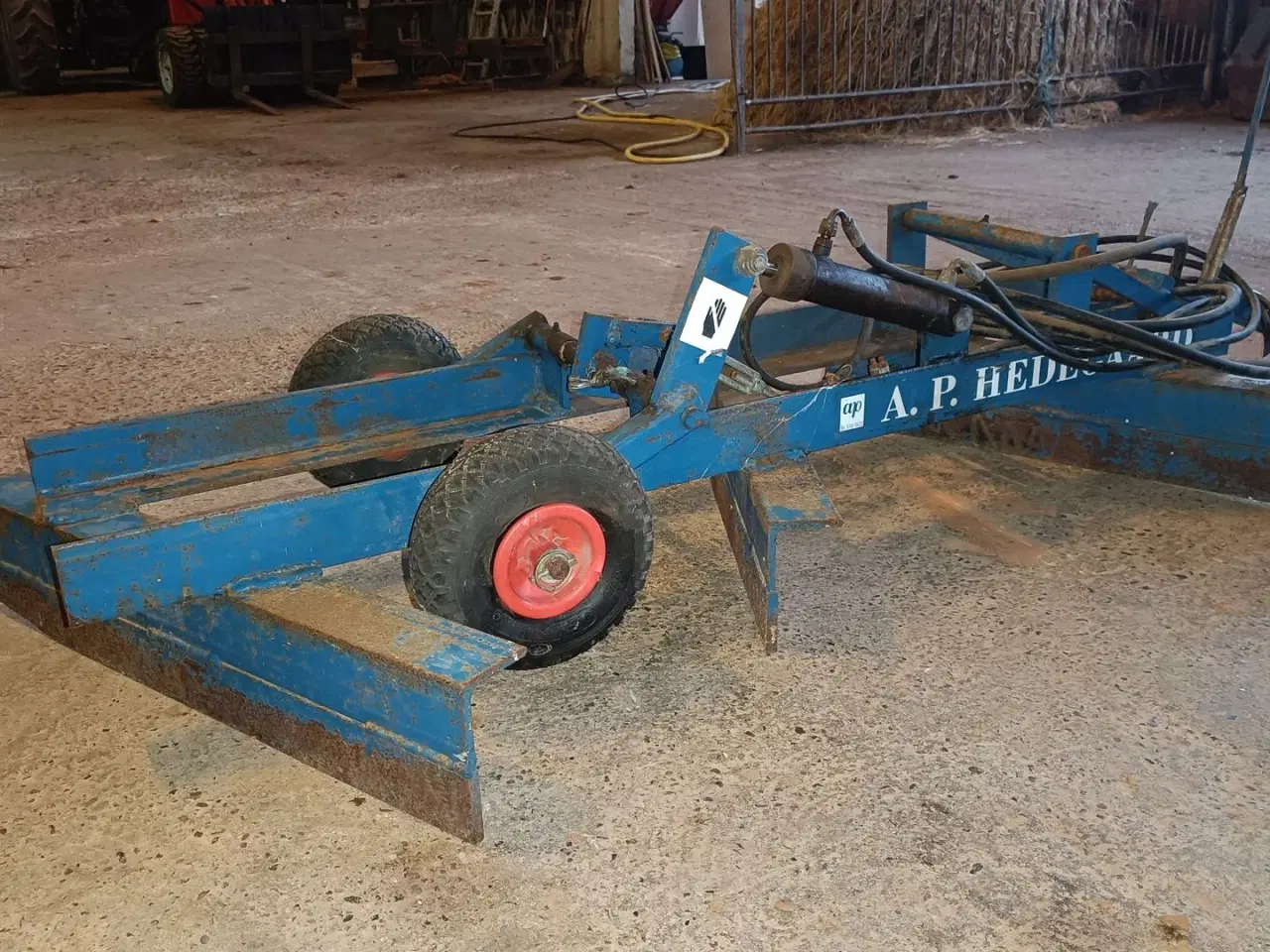 Billede 2 - - - - Vejhøvl ca. 1 meter bred og ca. 2,2 meter lang