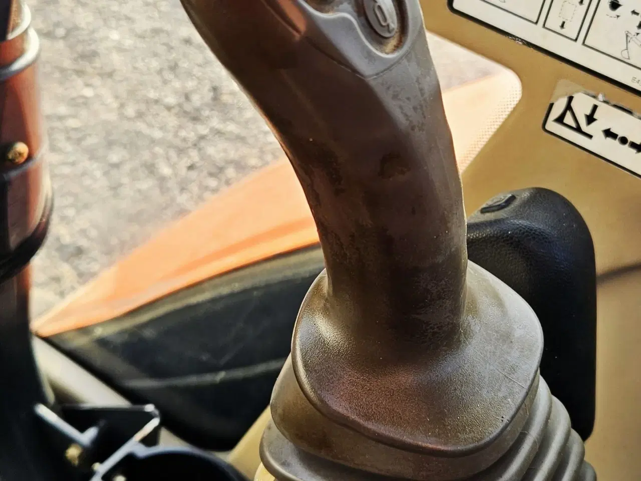 Billede 17 - Hitachi ZX27-3 / powertilt og skovlsæt / årgang 2013