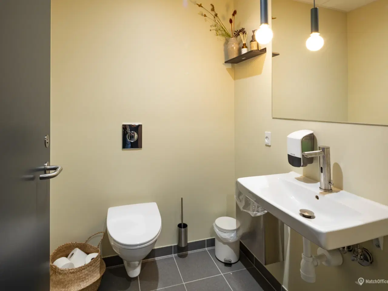 Billede 22 - Velbeliggende nyere moderne kontorlokaler med fælles kantineordning