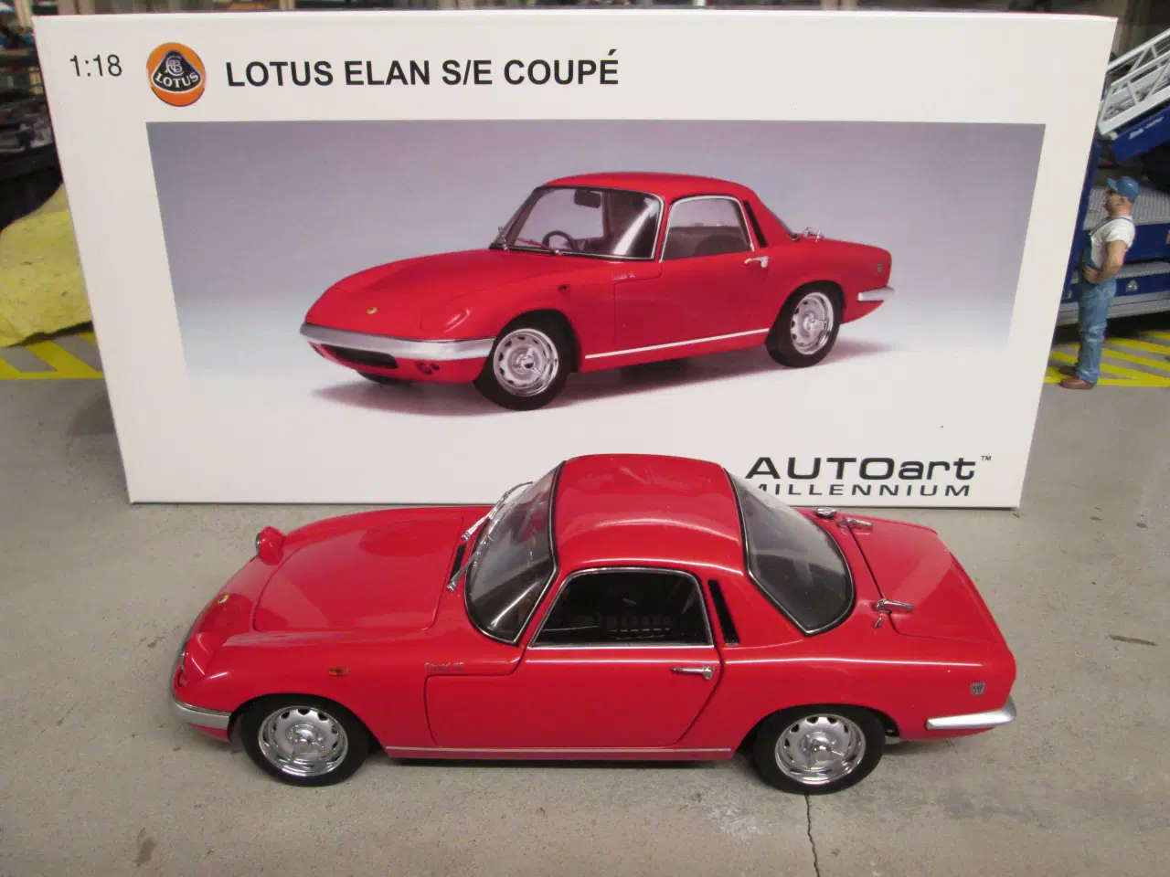 Billede 1 - Modelbil  1:18    Lotus Elan  Auto-art  