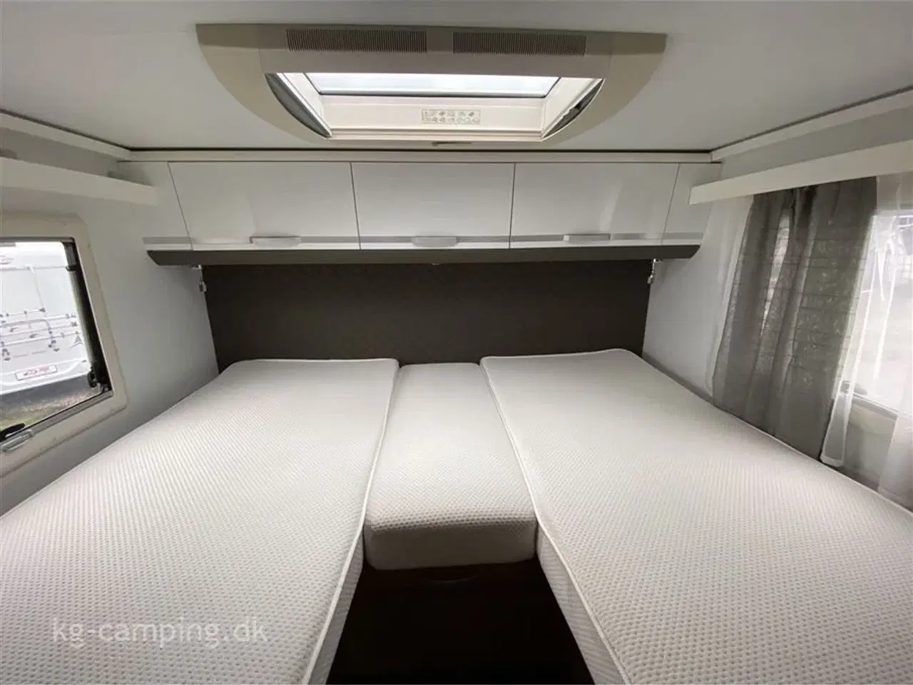 Billede 5 - 2022 - Adria Coral XL Plus A670 SL   Adria Coral PLUS 670 SL XL med Alkove - automatgear.