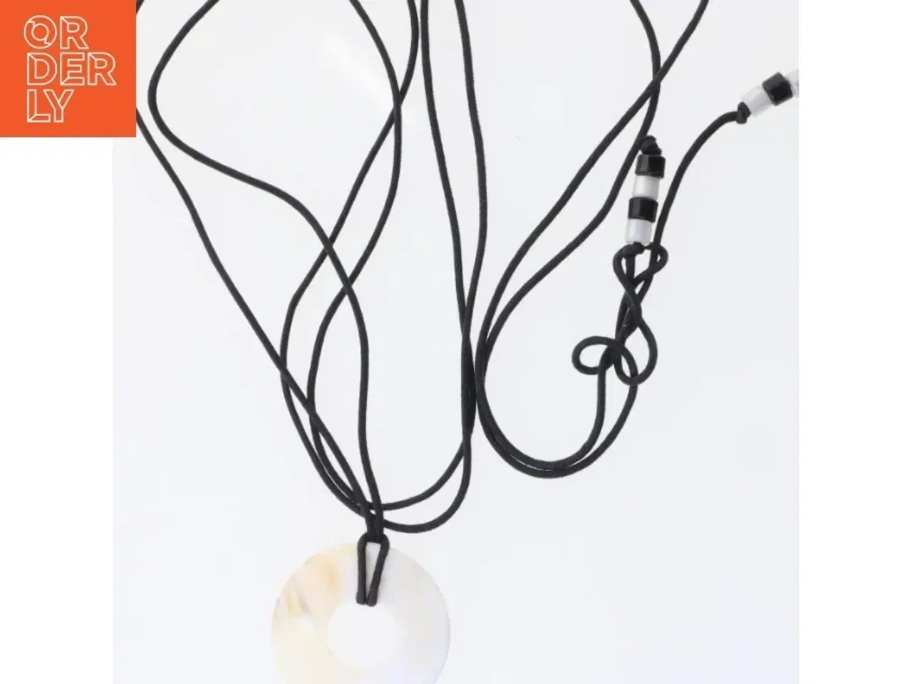 Billede 1 - Lang halskæde med vedhæng (str. 200 cm)