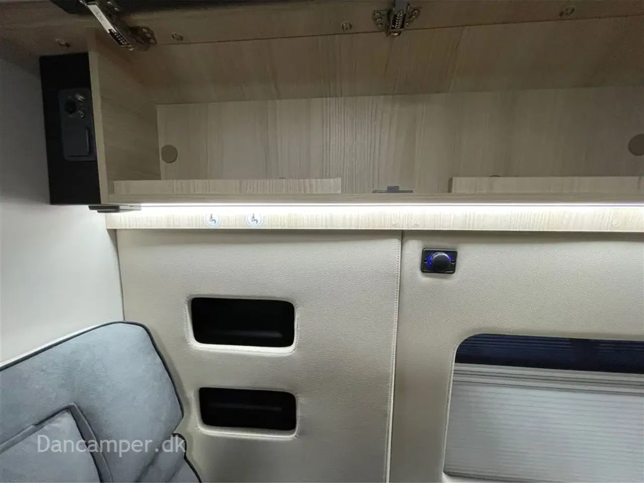 Billede 27 - 2025 - Chausson F&S Line RESERVERET - TILBUDSPRIS kr. 931.800,- SPAR kr. 21.600,- Van som familiecamper med 5 selepladser, pop-up og masser af sovepladser på kun 5,99 m længde.