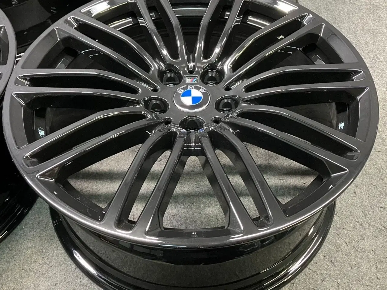 Billede 4 - ALUFÆLGE BMW 5 G30 G31 664M 19"