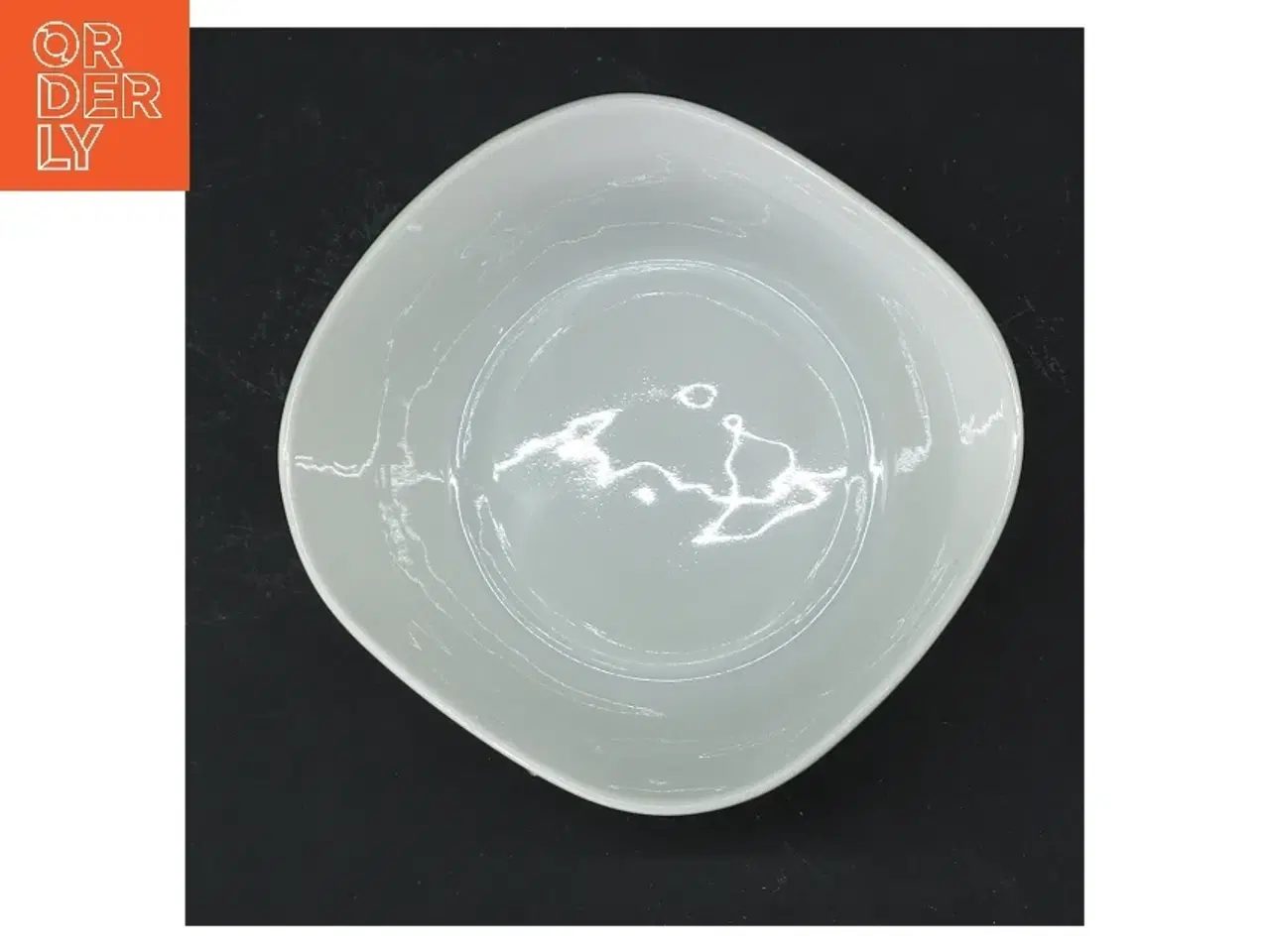 Billede 2 - Porcelæns skål med grøntsagsmotiv fra Lyngby (str. 10,5 cm)