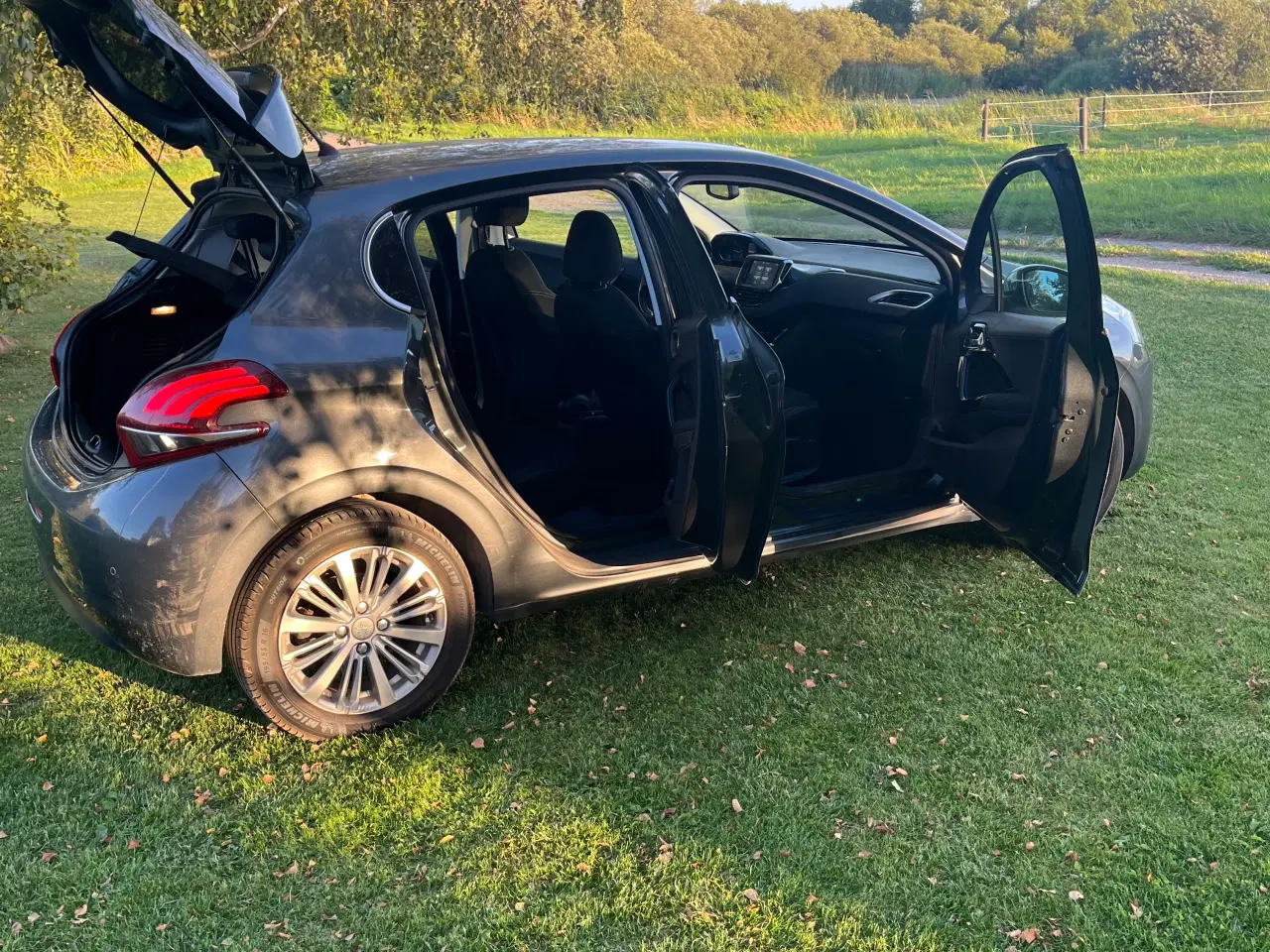 Billede 4 - Peugeot 208 1.6 blueHDI 100 hk 5 D