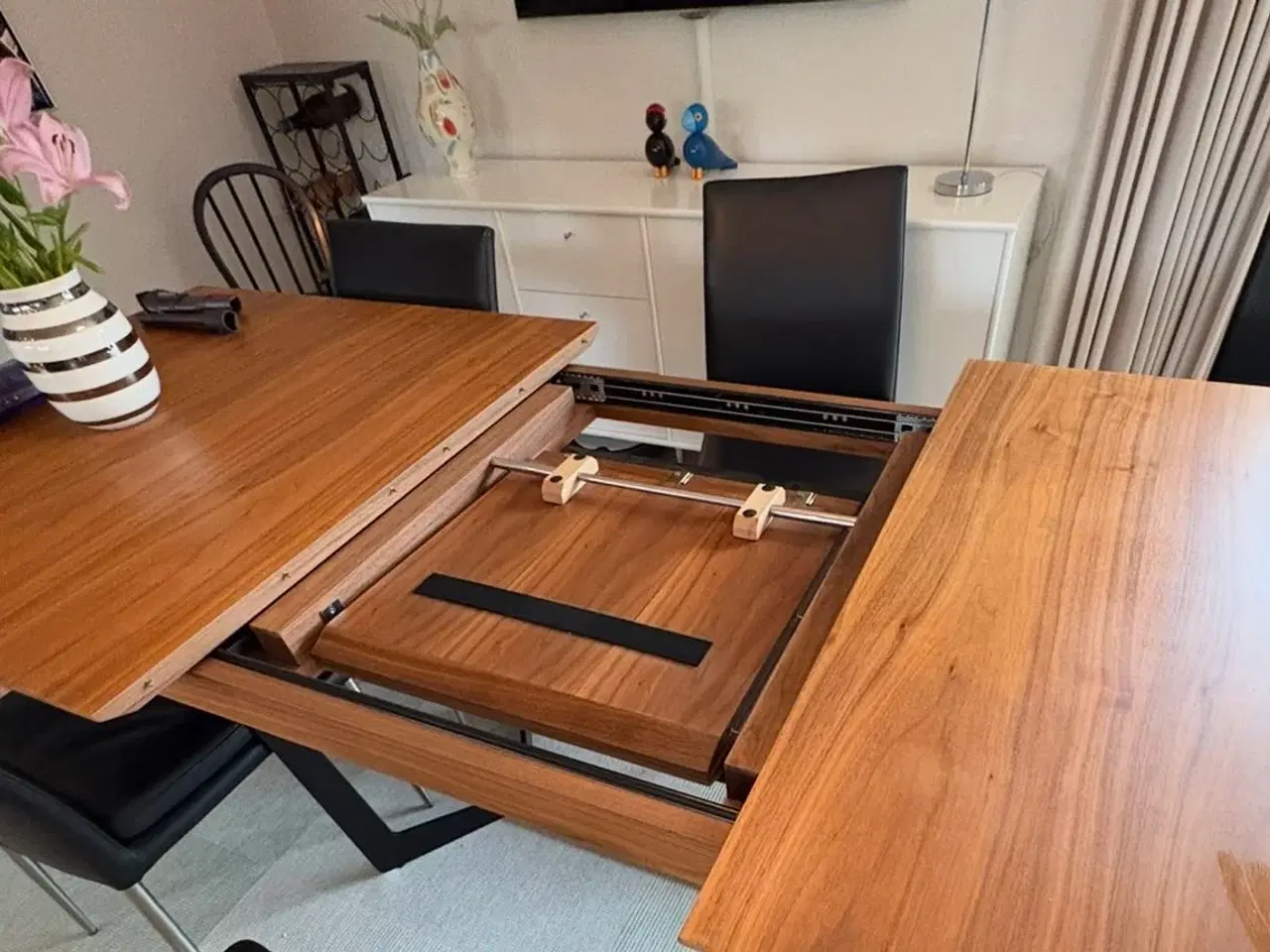 Billede 3 - Spisebord med 8 stole