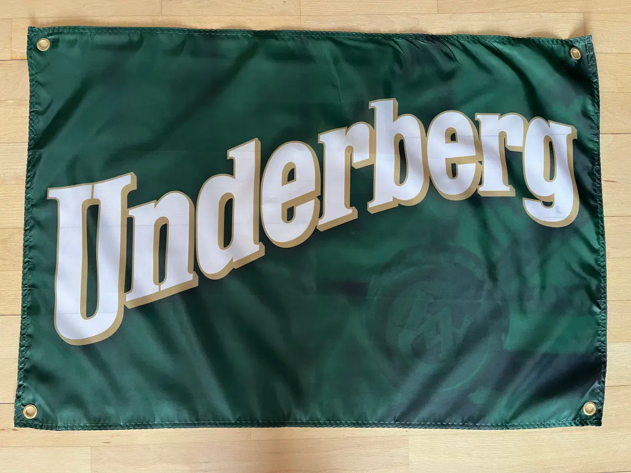 Billede 1 - Flag med Underberg logo