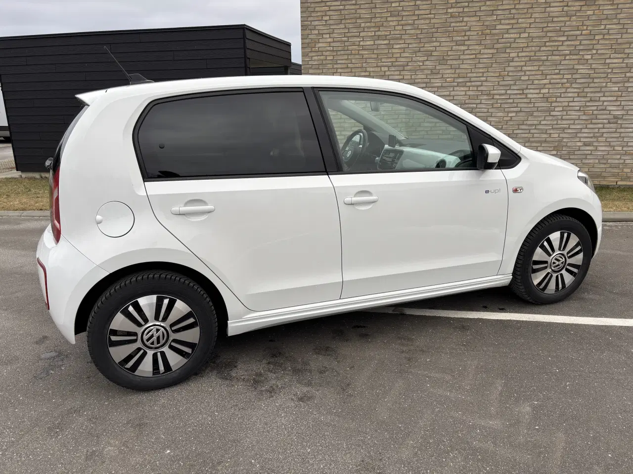 Billede 3 - Volkswagen e-up! Model 2014 kun kørt 61800