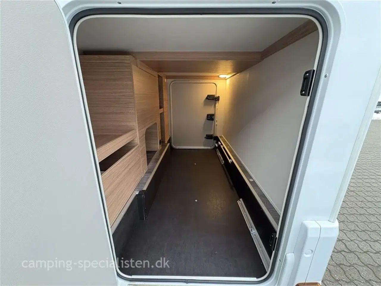 Billede 20 - 2026 - Weinsberg Pepper Edition MEG 640 Mercedes   Weinsberg CaraCompact 640 MEG Edition Pepper MB 2026 - Kan ses nu hos Camping-Specialisten.dk