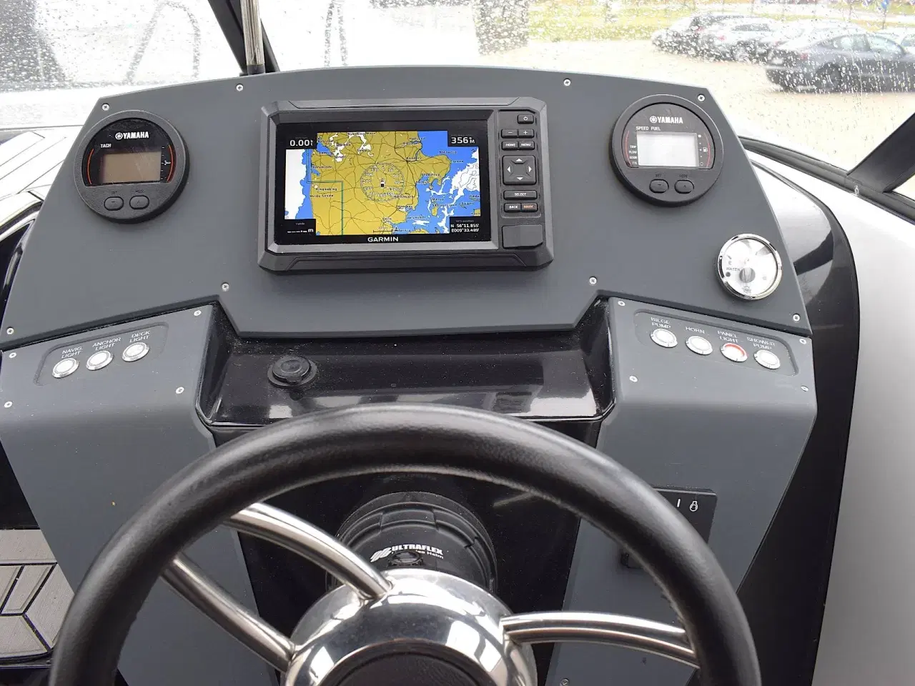 Billede 7 - Coaster 600 DC - 150 HK Yamaha/Udstyr/Carbon