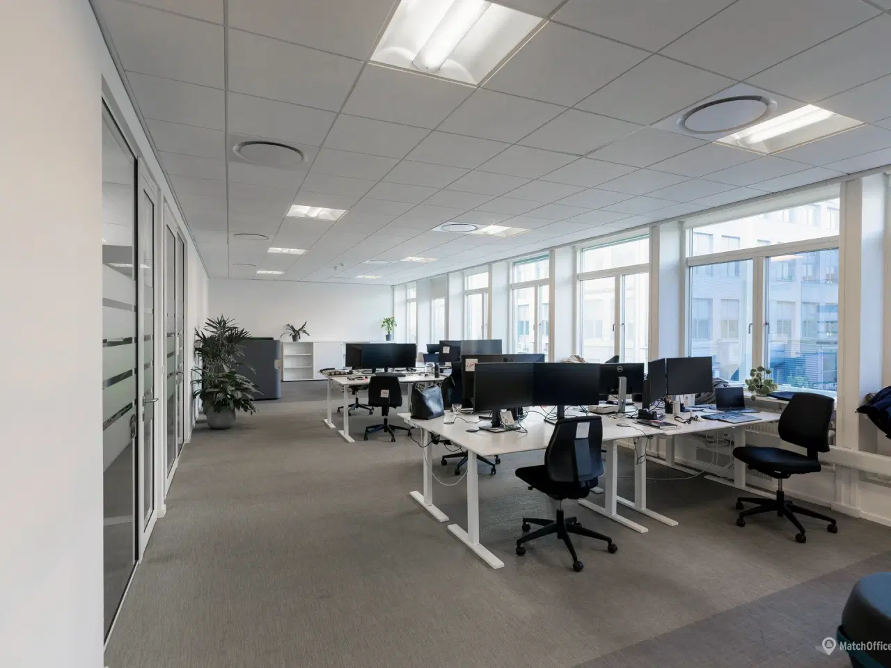 Billede 4 - Effektivt kontor med fælles kantine