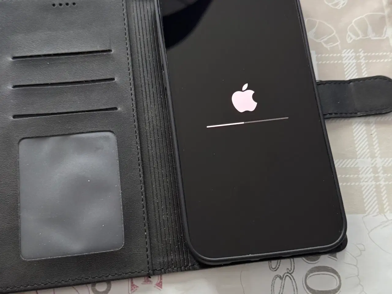 Billede 3 - Yderst Velhold Iphone 12 Pro Max Som Ny