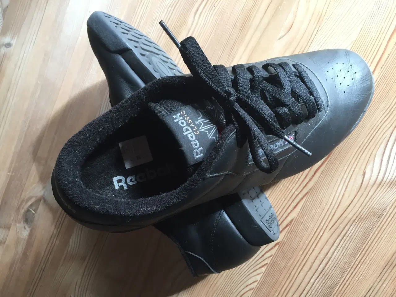 Billede 4 - Sorte Reebok Classic kondisko, str. 41